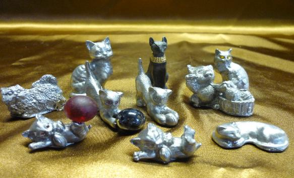 lead free pewter cat figurine A1055 